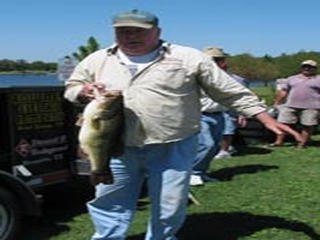 Big_Bass_9_26_lbs_-_Team_19_-_McCain_and_Phillips_small