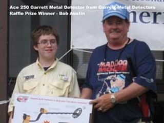 2009_raffle_prize_garrett_metal_detector_small