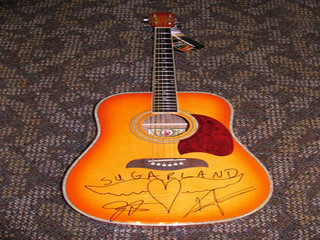 sugarland_guitar_2011_raffle_prize